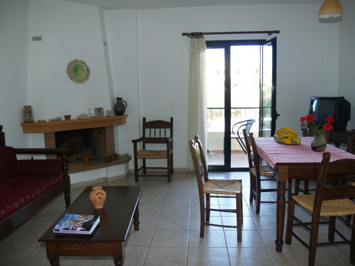 Irida Apartments -Ex Blazis House อัลมีรีดา ภายนอก รูปภาพ