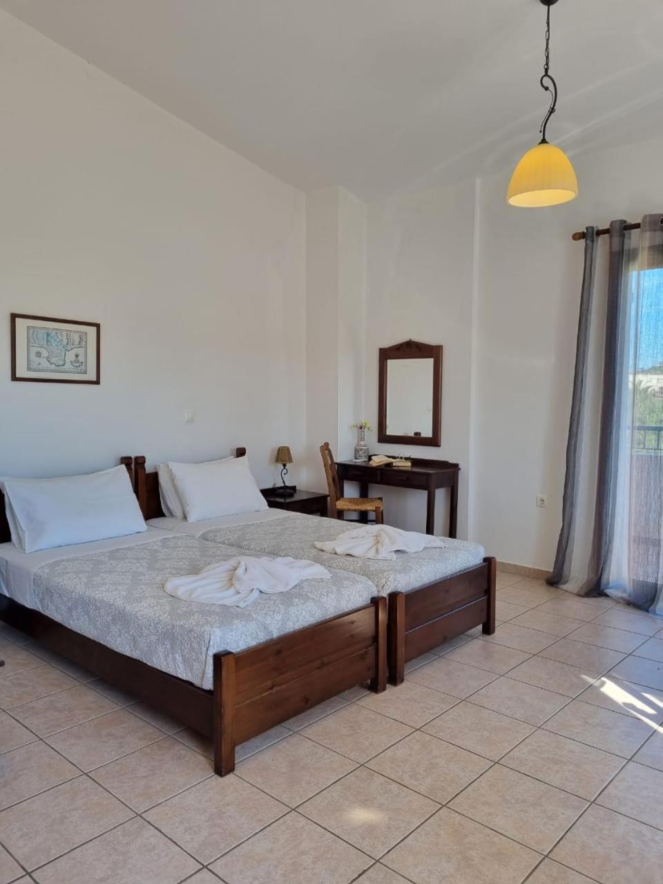 Irida Apartments -Ex Blazis House อัลมีรีดา ภายนอก รูปภาพ