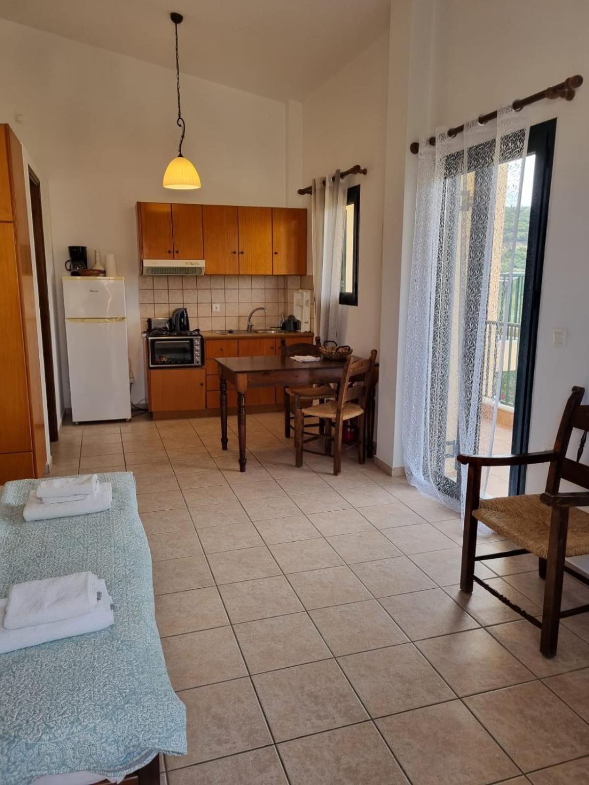 Irida Apartments -Ex Blazis House อัลมีรีดา ภายนอก รูปภาพ