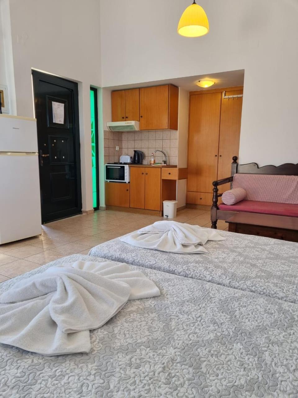 Irida Apartments -Ex Blazis House อัลมีรีดา ภายนอก รูปภาพ