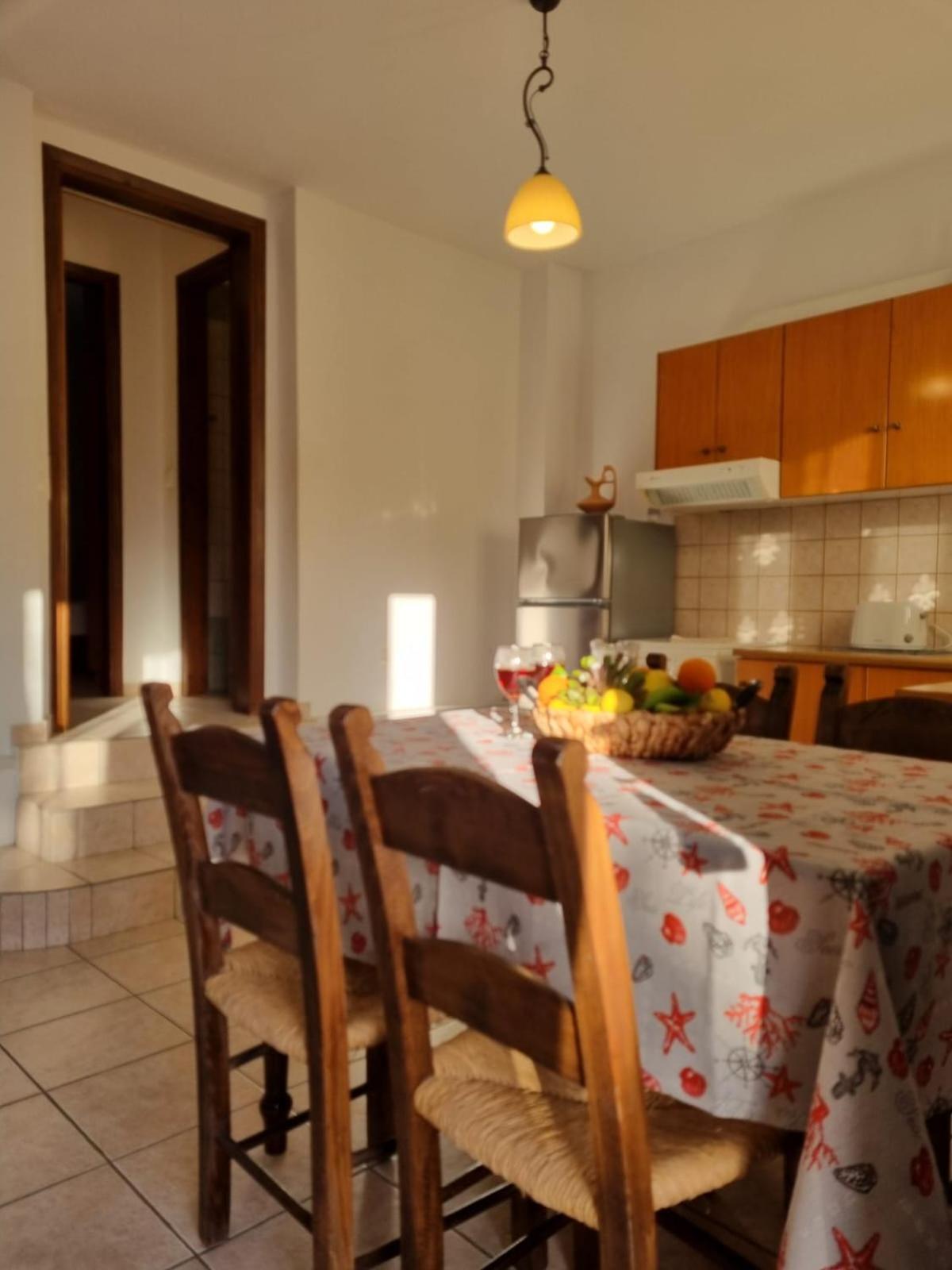 Irida Apartments -Ex Blazis House อัลมีรีดา ภายนอก รูปภาพ