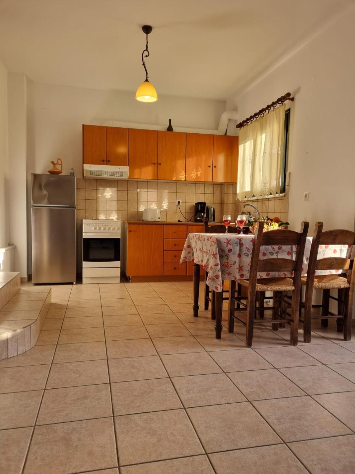 Irida Apartments -Ex Blazis House อัลมีรีดา ภายนอก รูปภาพ