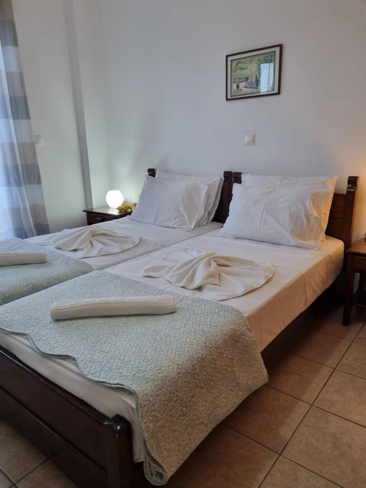 Irida Apartments -Ex Blazis House อัลมีรีดา ภายนอก รูปภาพ