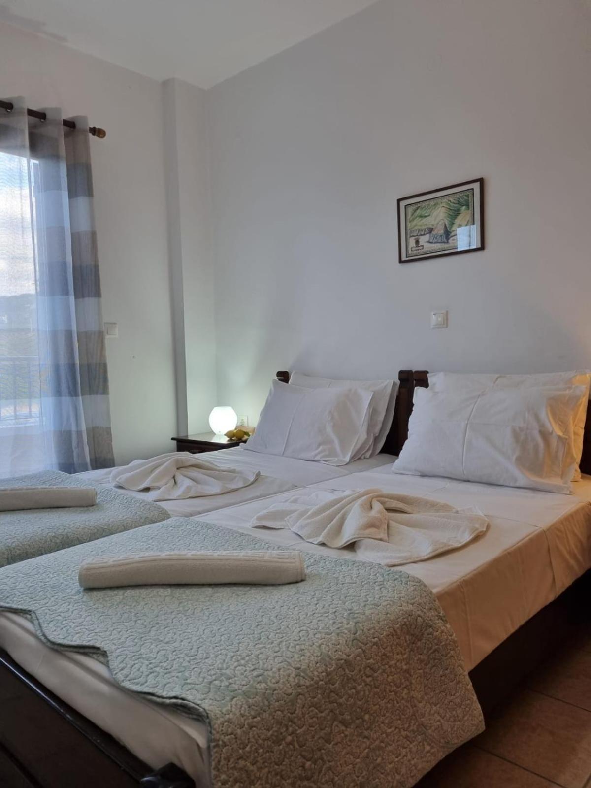 Irida Apartments -Ex Blazis House อัลมีรีดา ภายนอก รูปภาพ