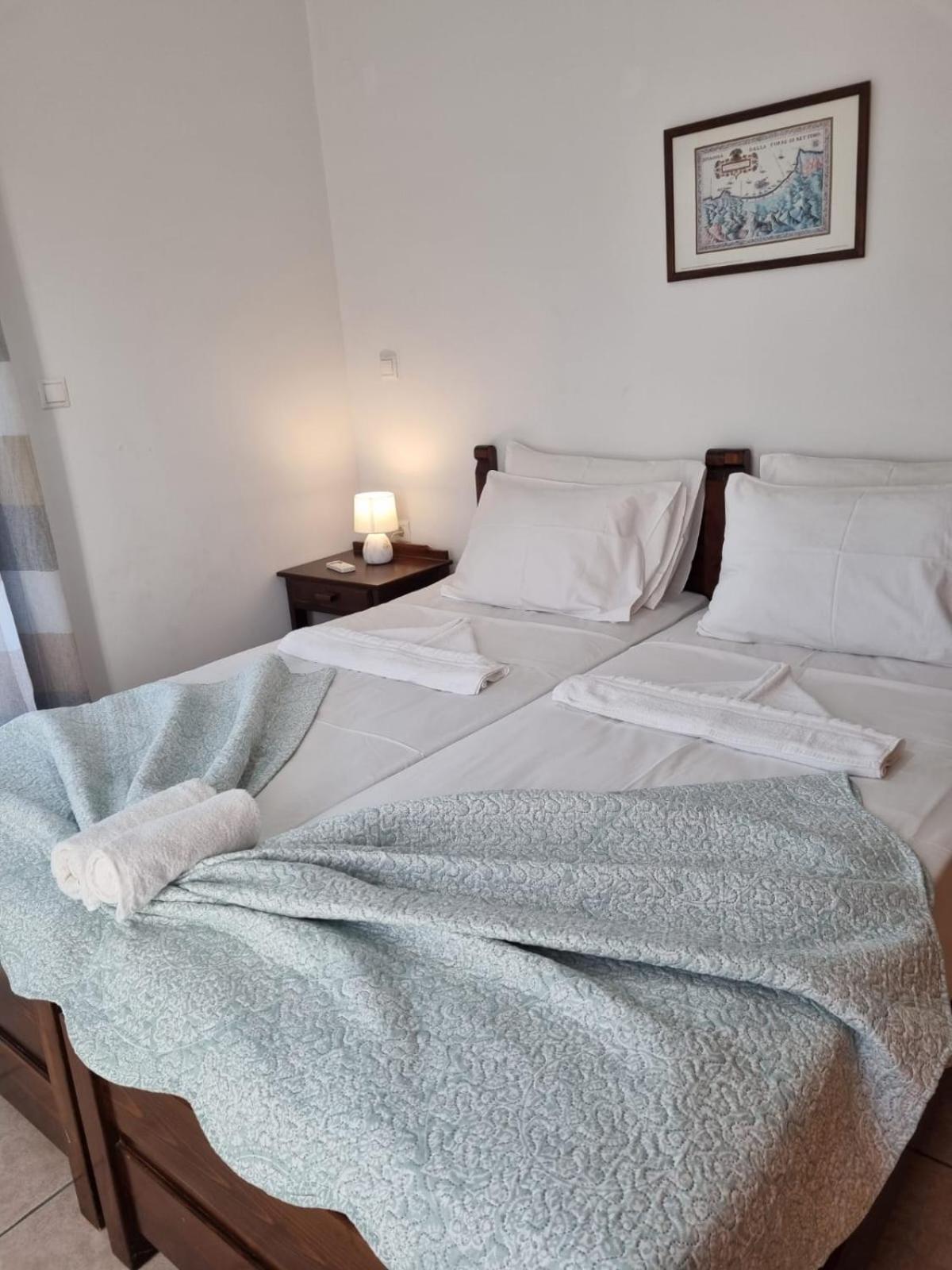 Irida Apartments -Ex Blazis House อัลมีรีดา ภายนอก รูปภาพ