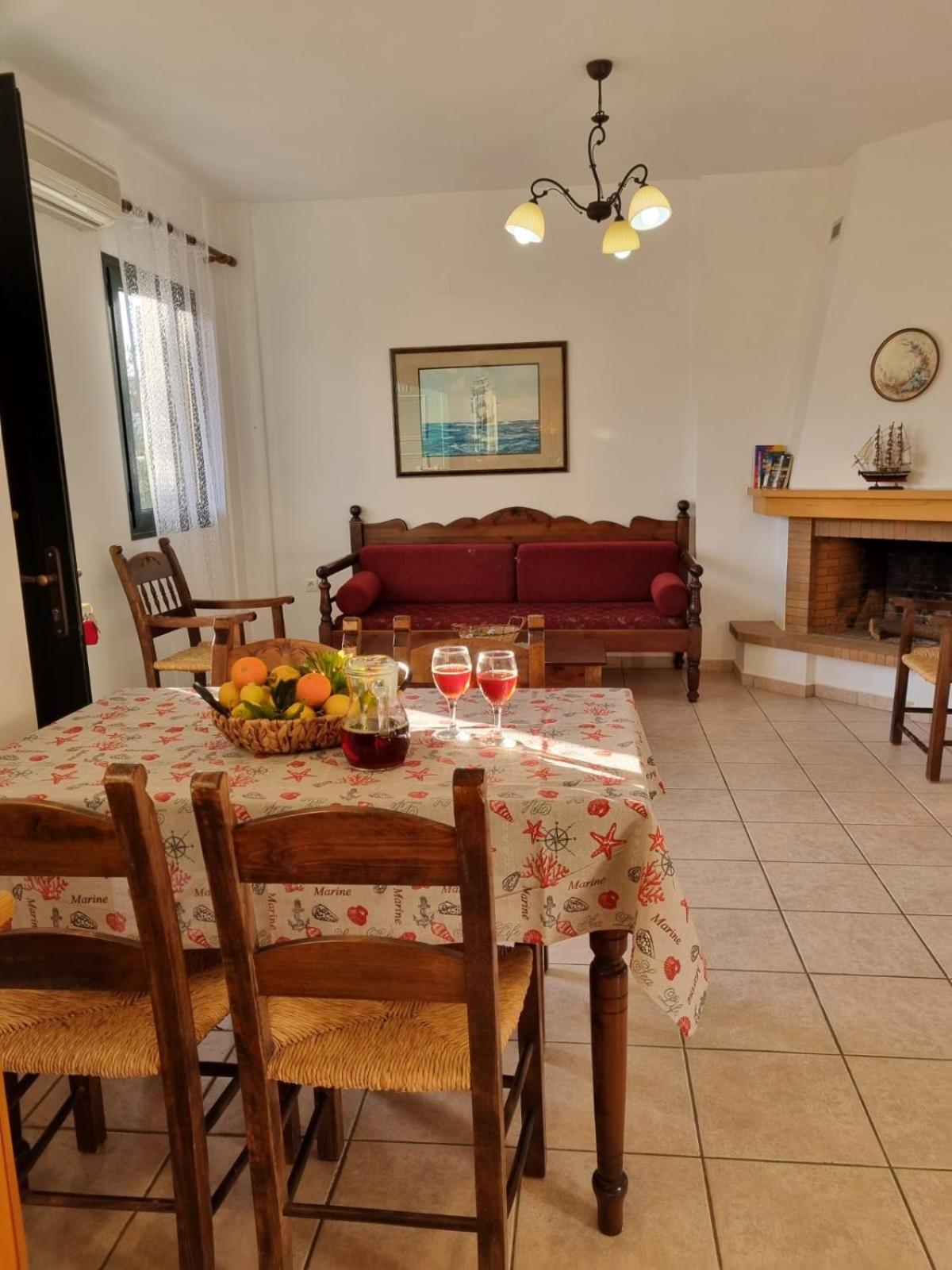 Irida Apartments -Ex Blazis House อัลมีรีดา ภายนอก รูปภาพ