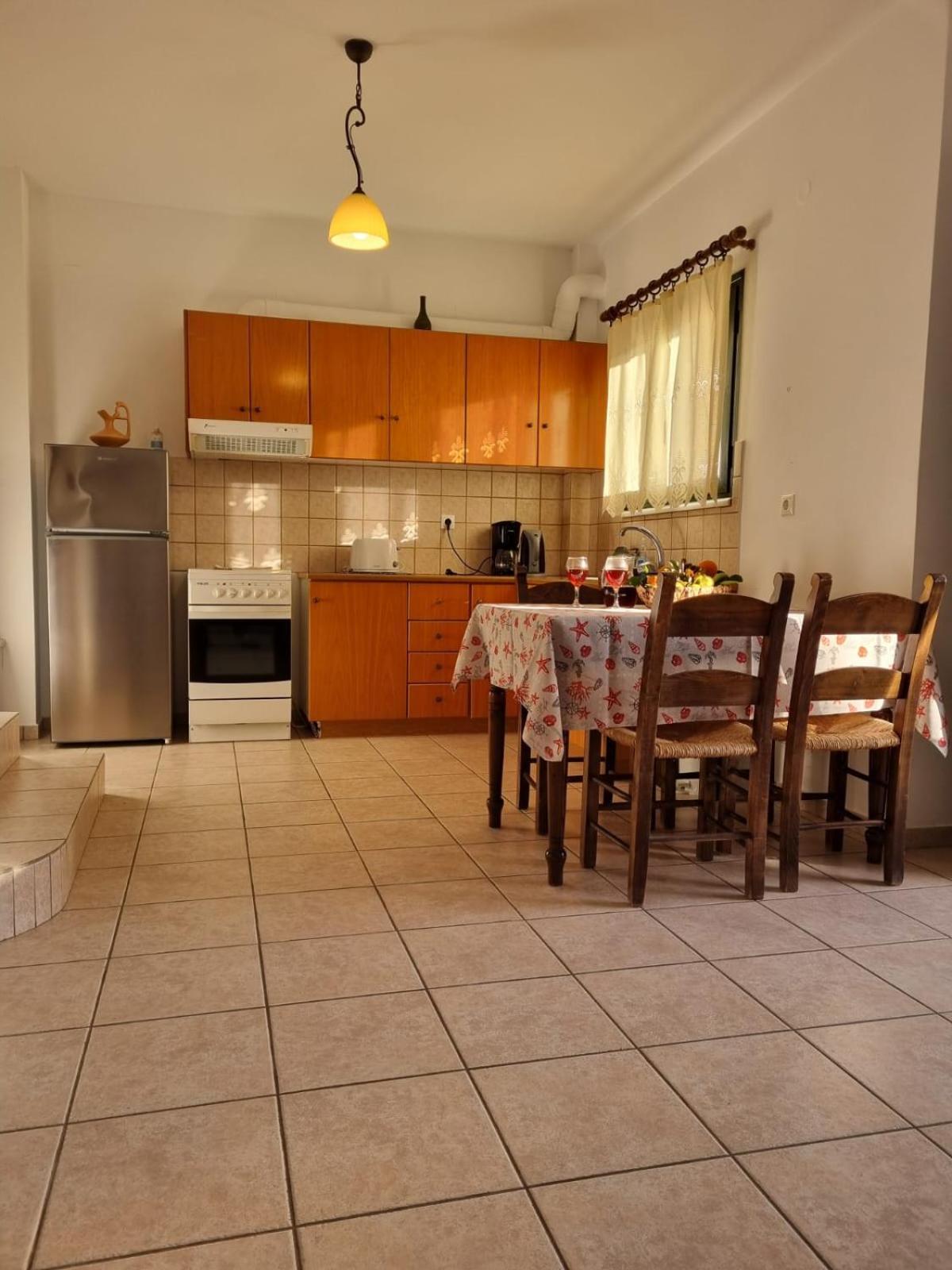 Irida Apartments -Ex Blazis House อัลมีรีดา ภายนอก รูปภาพ