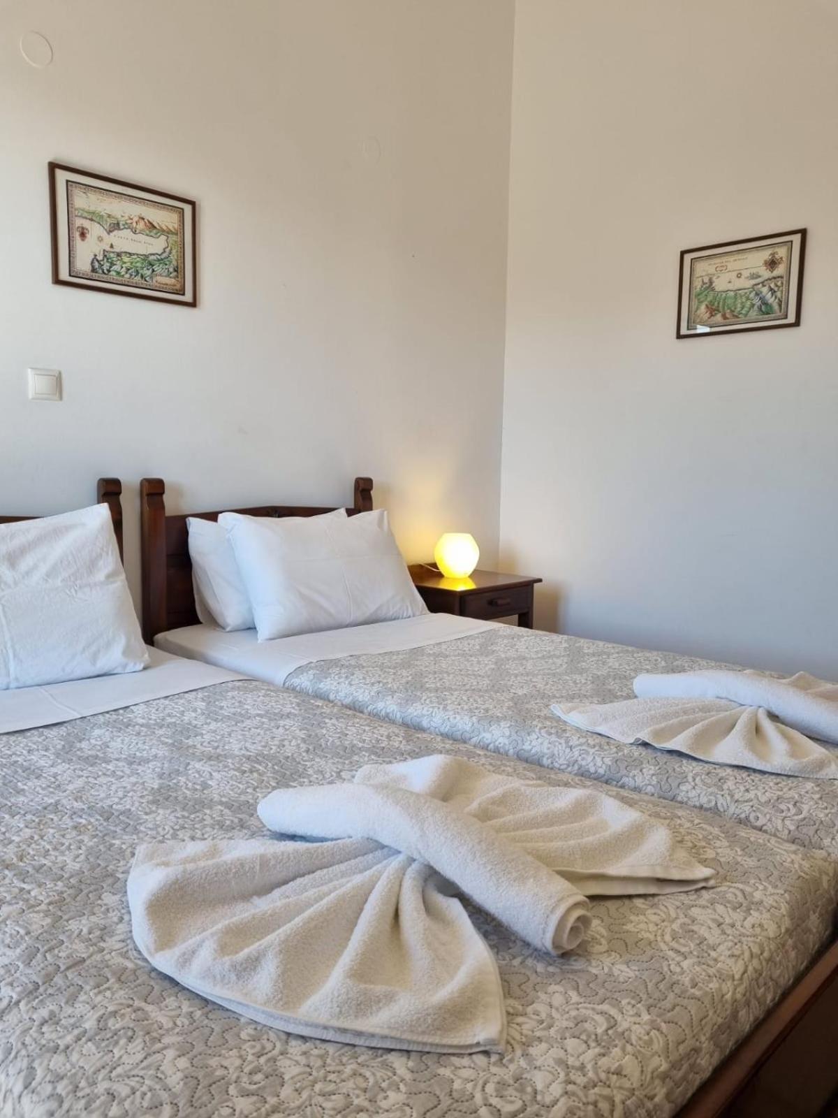 Irida Apartments -Ex Blazis House อัลมีรีดา ภายนอก รูปภาพ