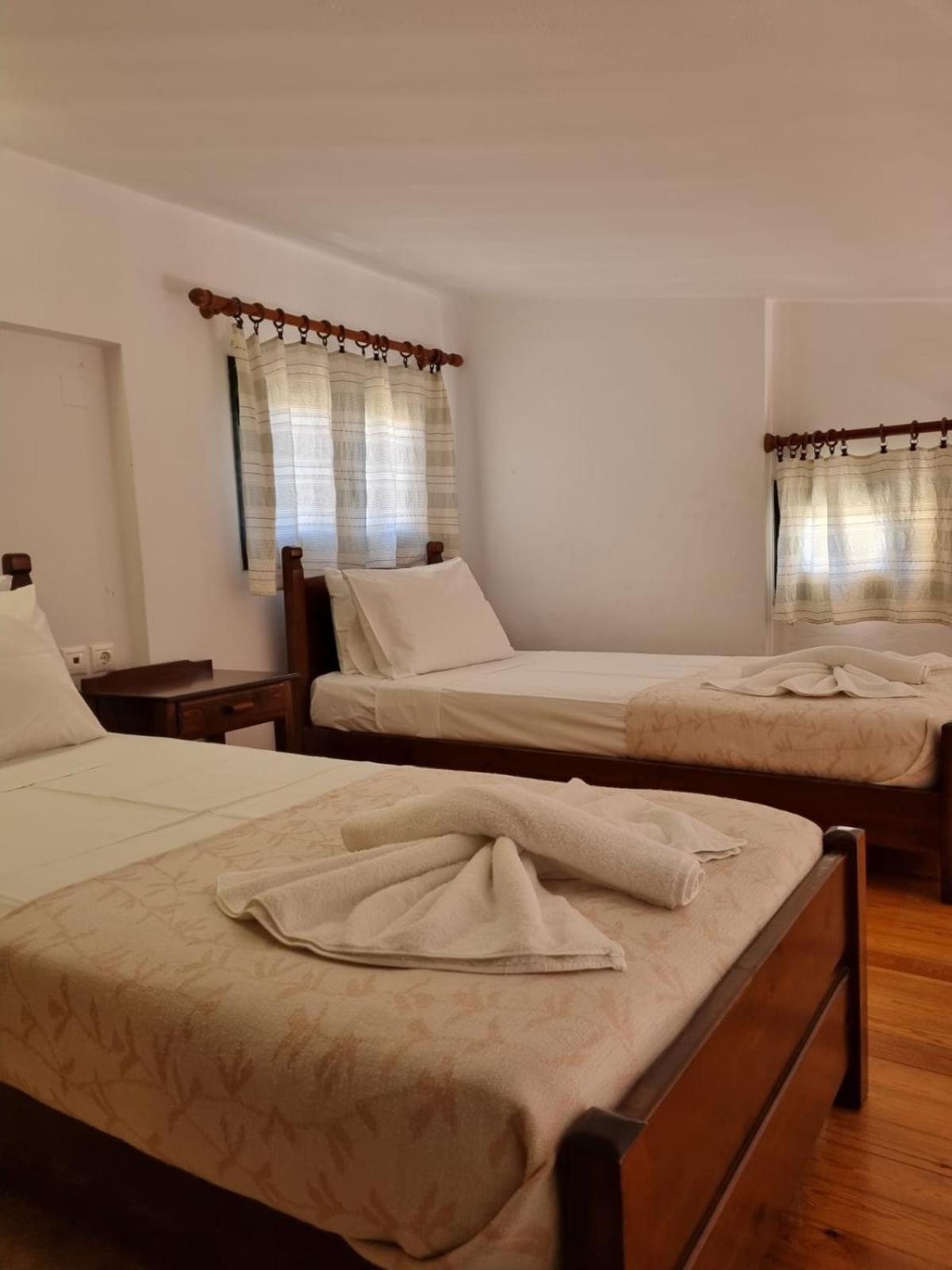 Irida Apartments -Ex Blazis House อัลมีรีดา ภายนอก รูปภาพ
