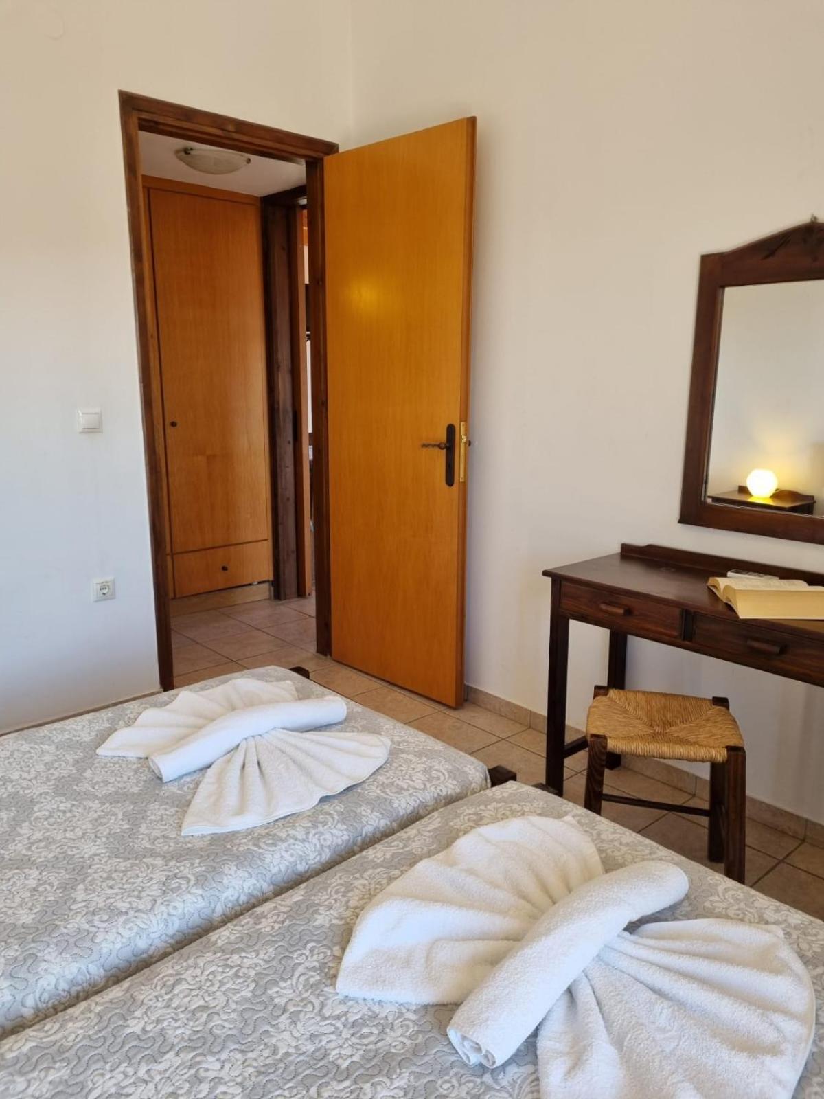 Irida Apartments -Ex Blazis House อัลมีรีดา ภายนอก รูปภาพ