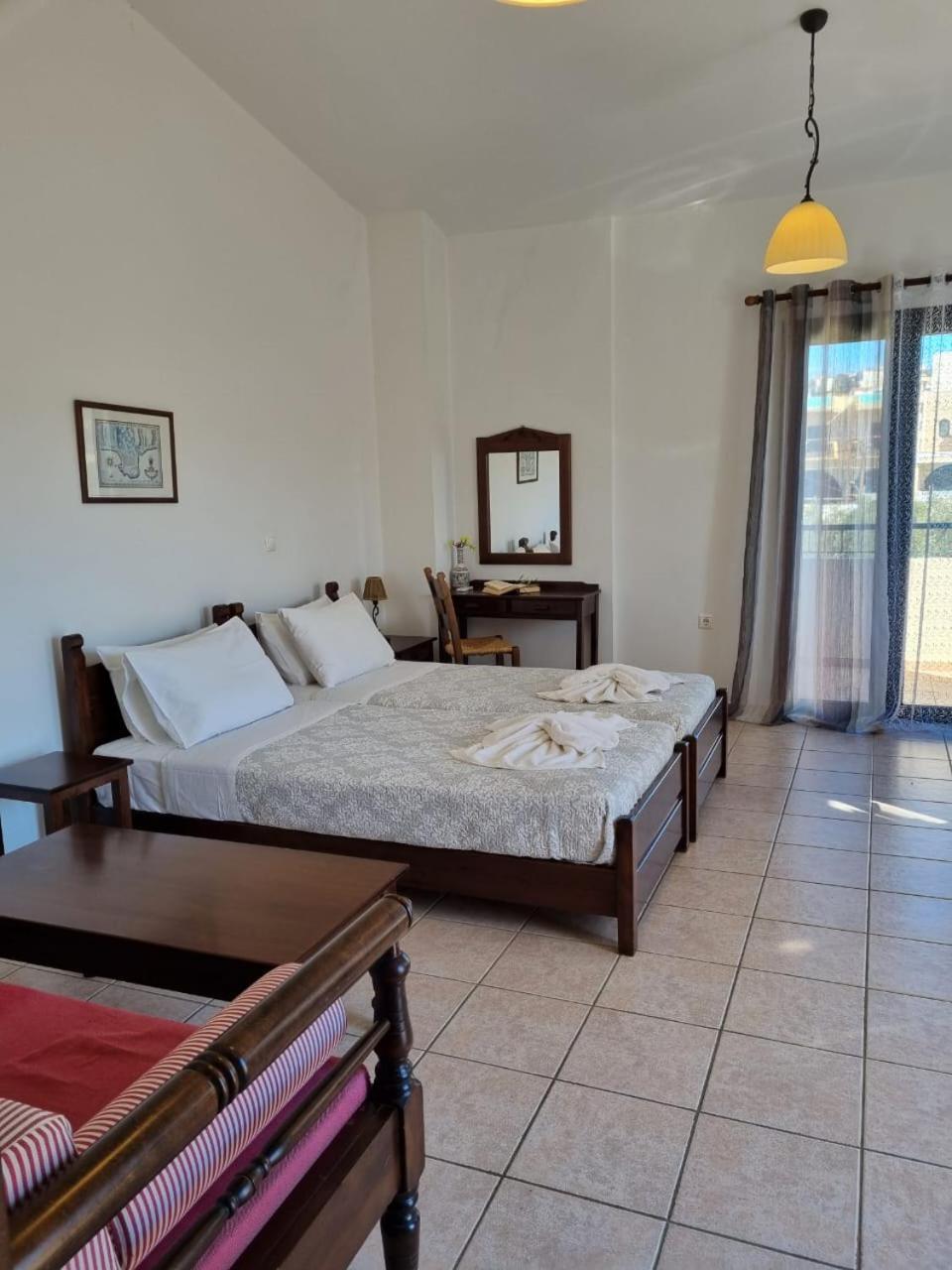 Irida Apartments -Ex Blazis House อัลมีรีดา ภายนอก รูปภาพ