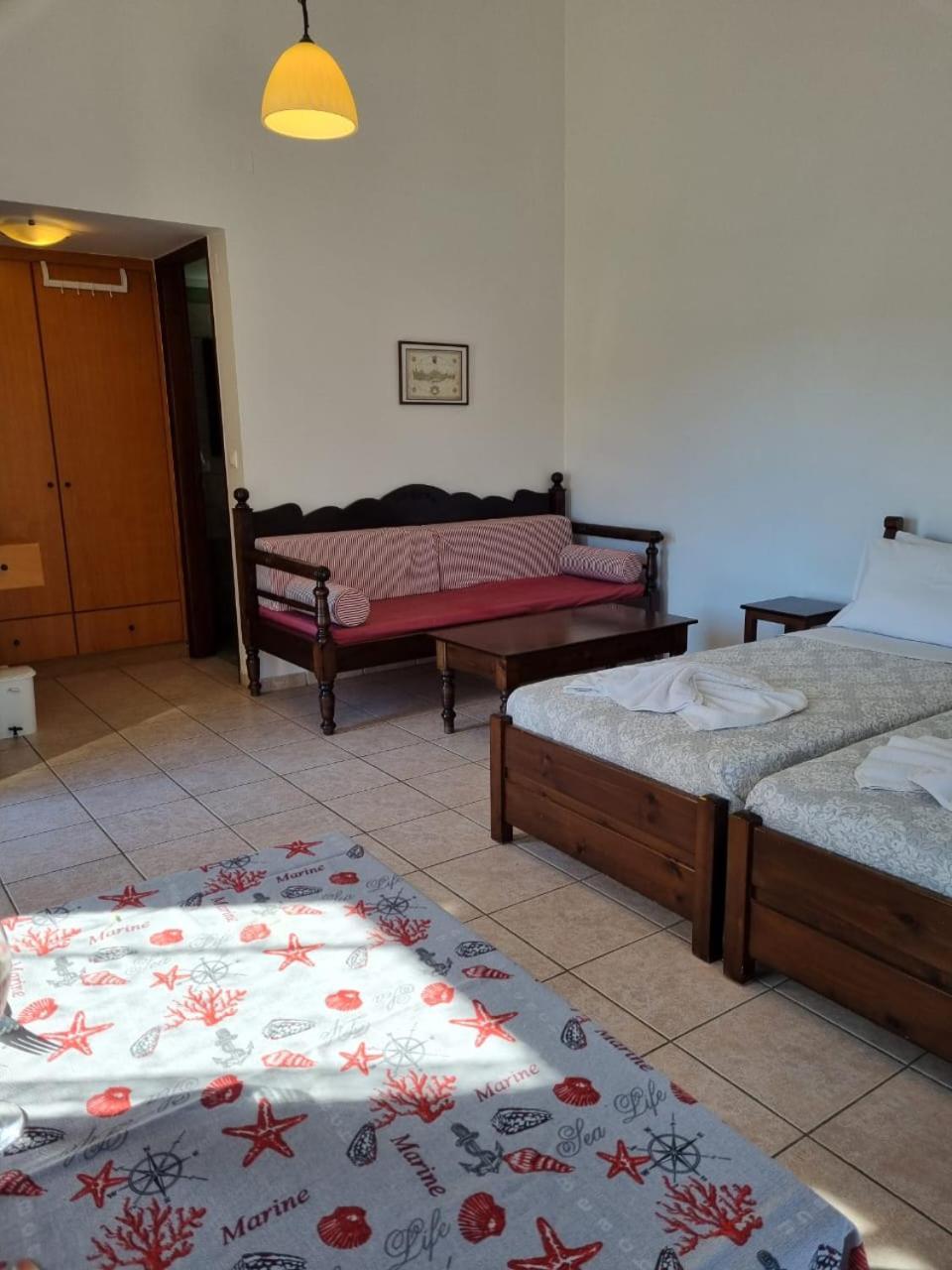 Irida Apartments -Ex Blazis House อัลมีรีดา ภายนอก รูปภาพ
